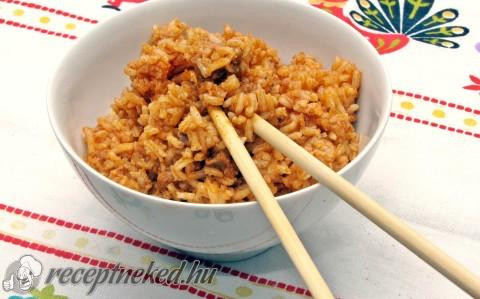 Kínai húsos, rizses egytál